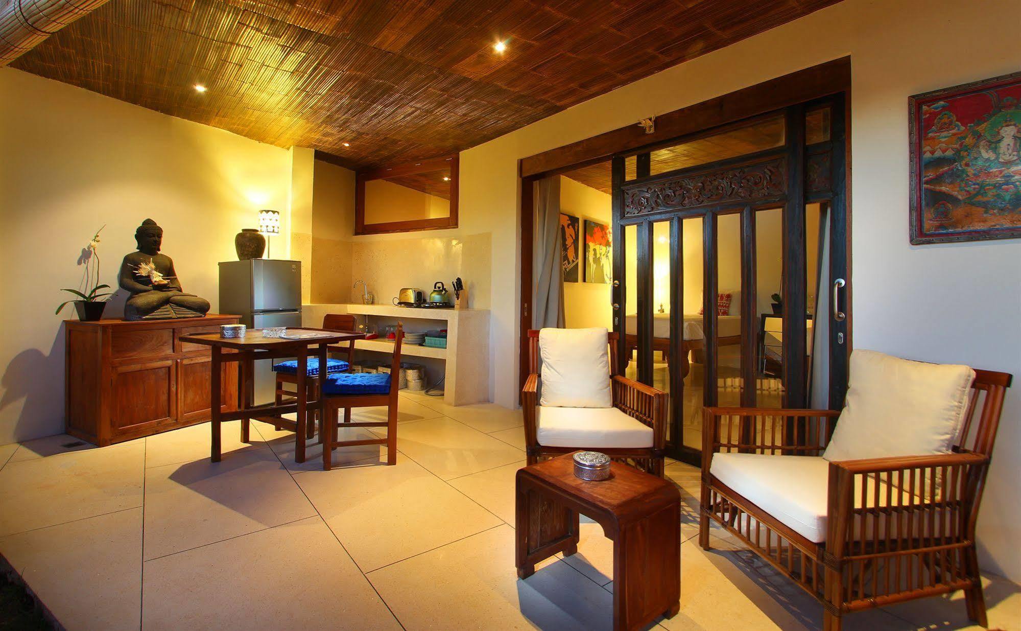 The Apartments Canggu Exterior photo